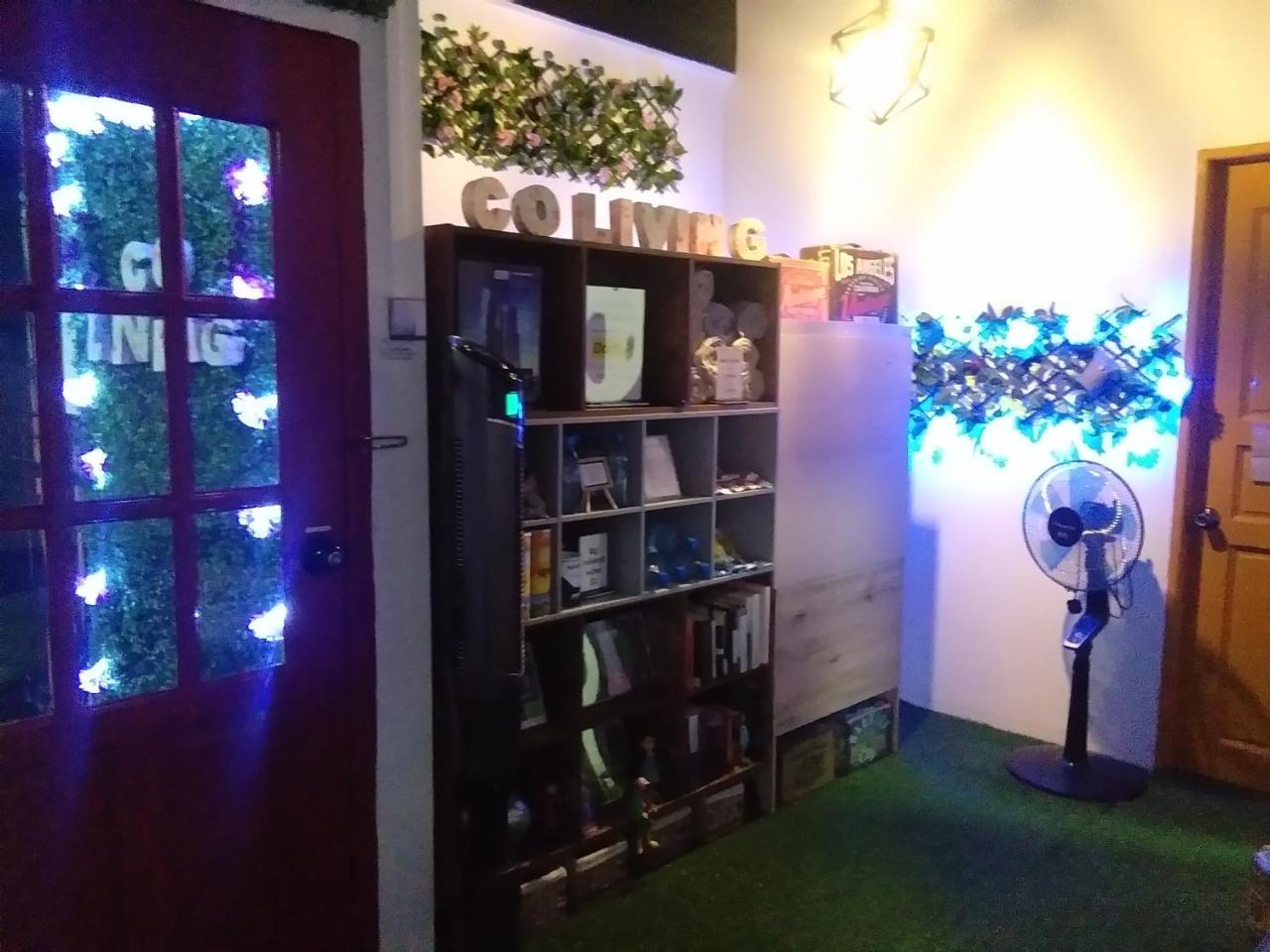 Co.Living Hostel Бандар-Сері-Бегаван Екстер'єр фото