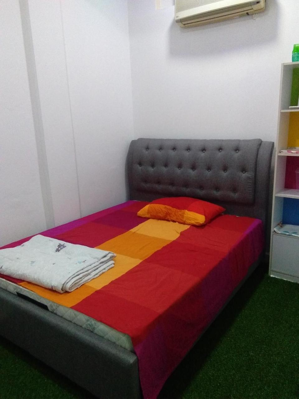 Co.Living Hostel Бандар-Сері-Бегаван Екстер'єр фото